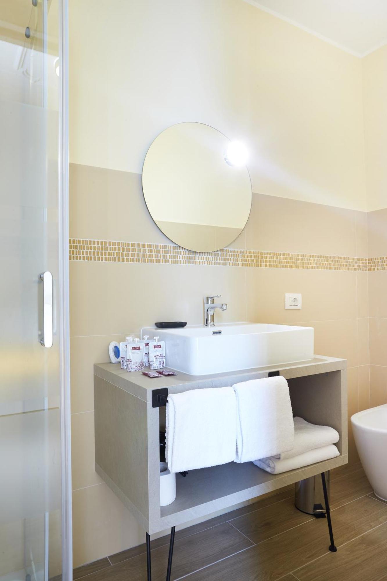 Hotel Reyes Rome Exterior photo