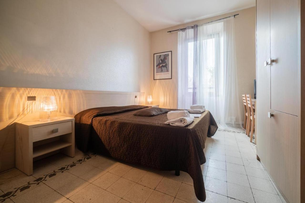 Hotel Reyes Rome Exterior photo