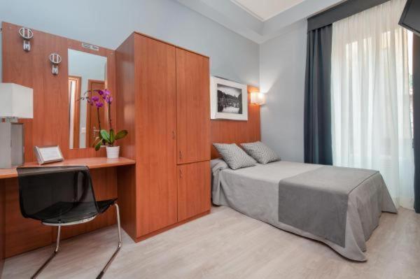 Hotel Reyes Rome Exterior photo