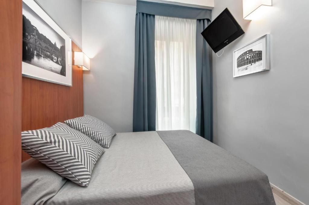 Hotel Reyes Rome Exterior photo